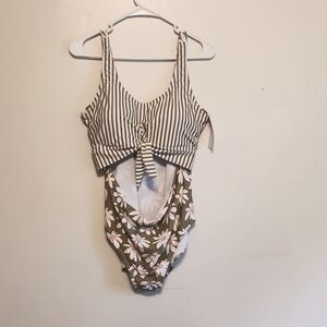 Meet.Curve Striped Daisy Knotted One Piece Swimsuit